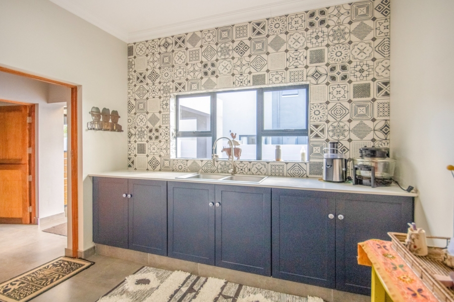 3 Bedroom Property for Sale in WestLake Country Safari Estate North West